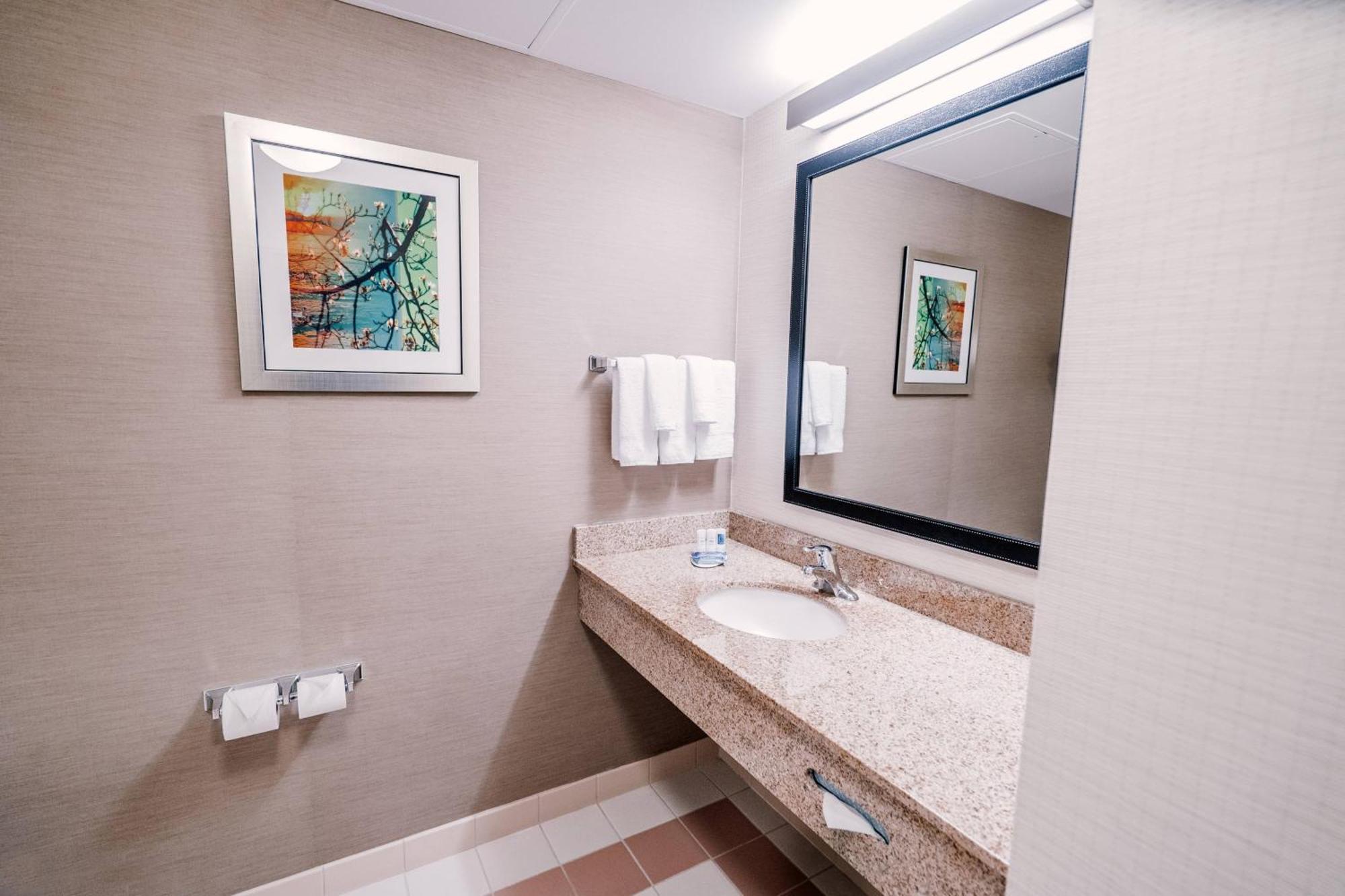 Fairfield By Marriott Medford Long Island Hotel Exterior photo