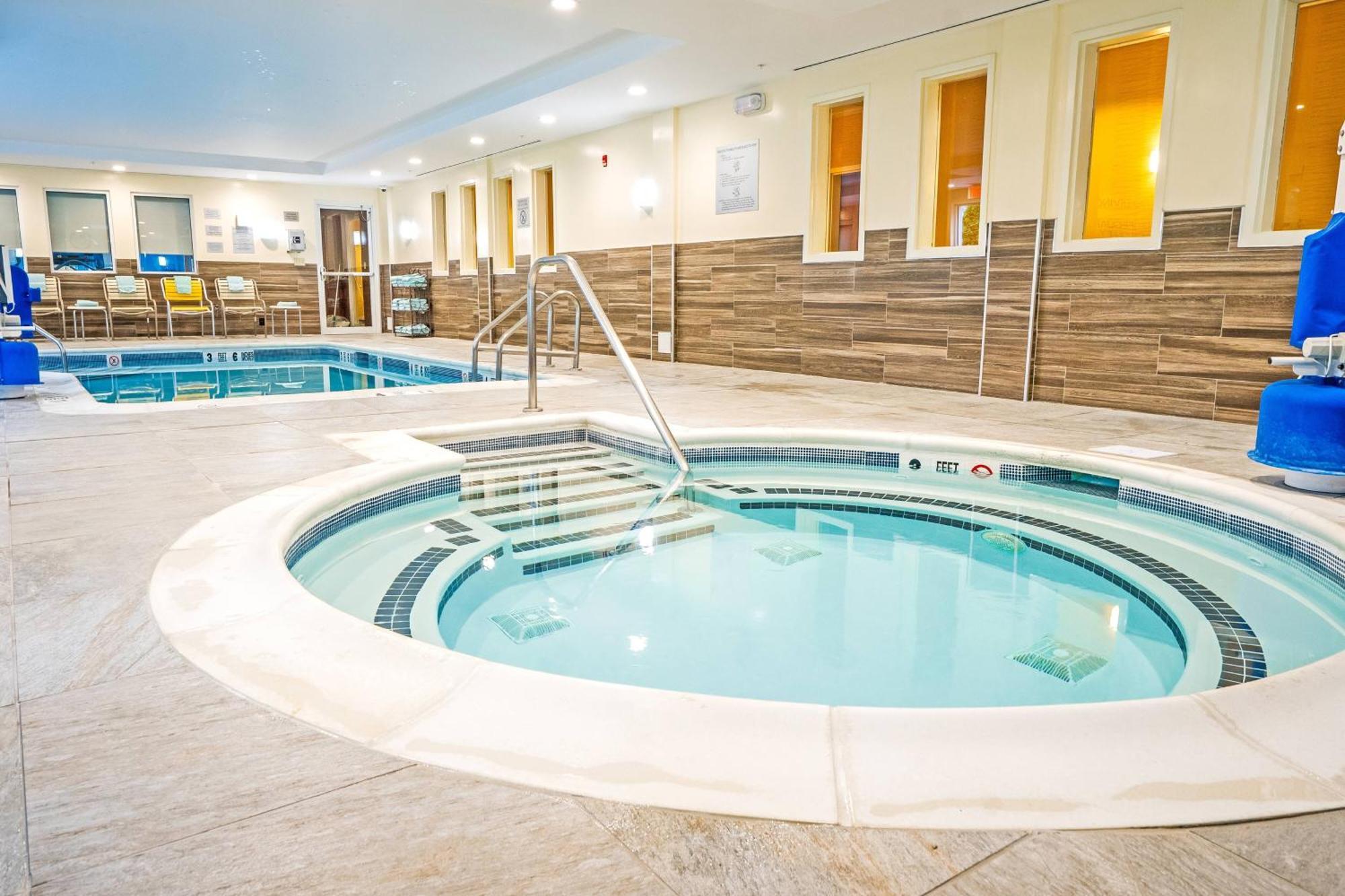 Fairfield By Marriott Medford Long Island Hotel Exterior photo